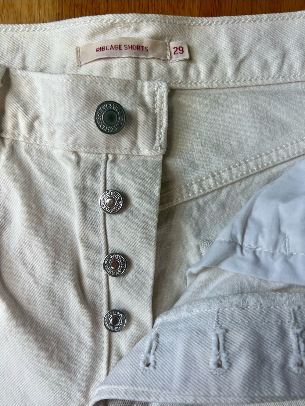 Levi’s Ribcage Shorts - Picture 6 of 12